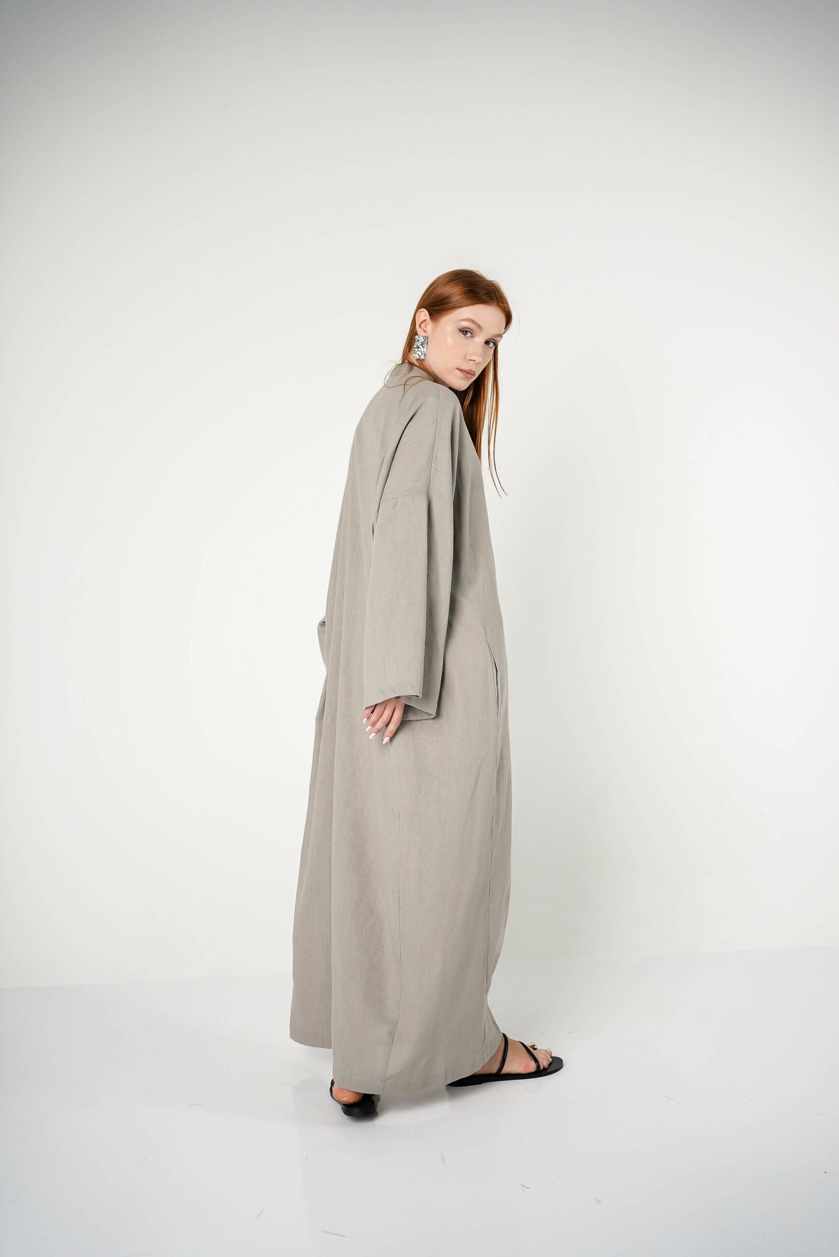 Oversized Nael linen robe