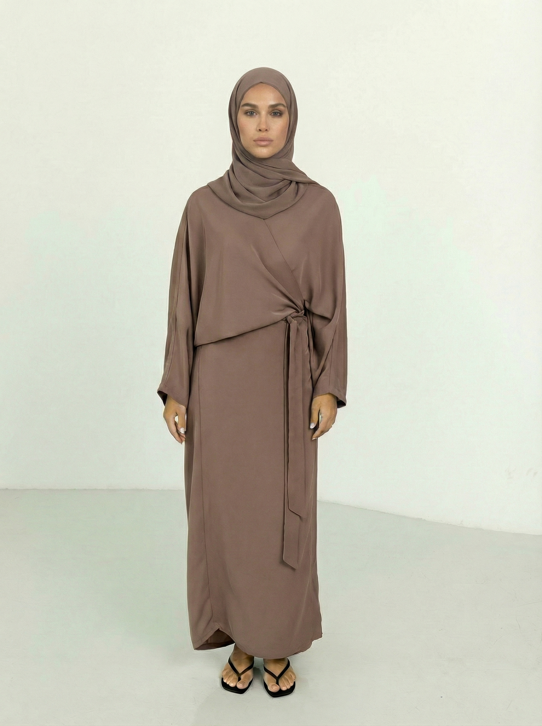 Robe abaya Nida taupe pastel